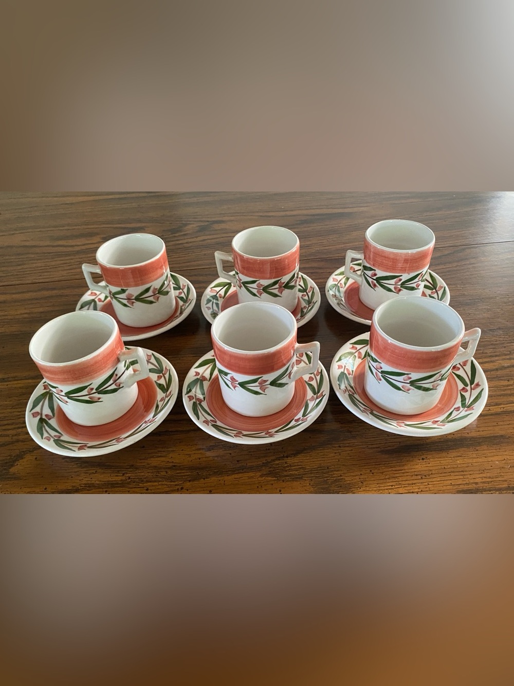 A beautiful, authentic vintage set of 6 hand-painted Italian pott